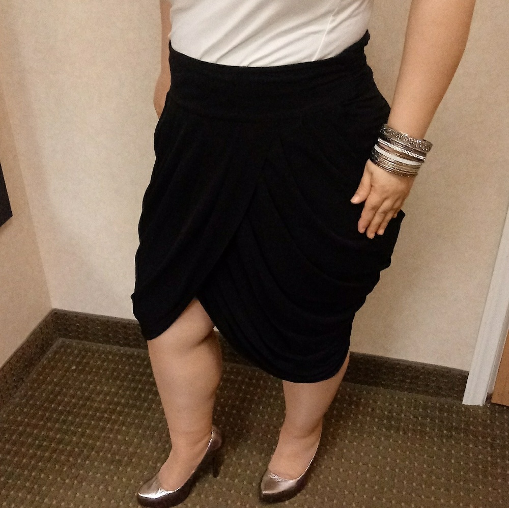 Black drapery skirt by BCBGMAXAZRIA